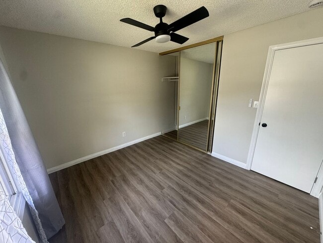 Building Photo - 1071 Osage Dr