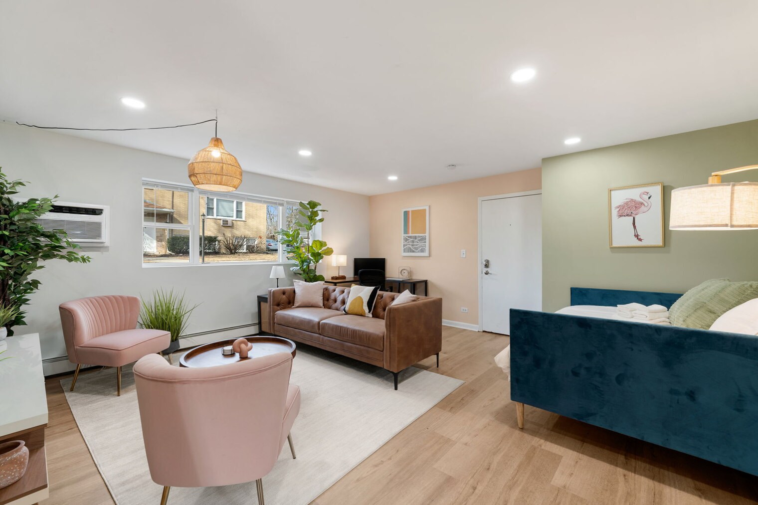 Building Photo - 1016 E Division St