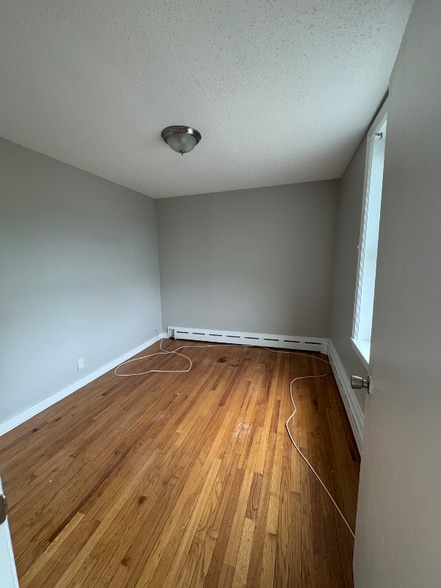 Building Photo - 20 Willington Ave