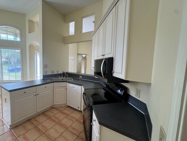 Building Photo - End of Cul-de-sac home