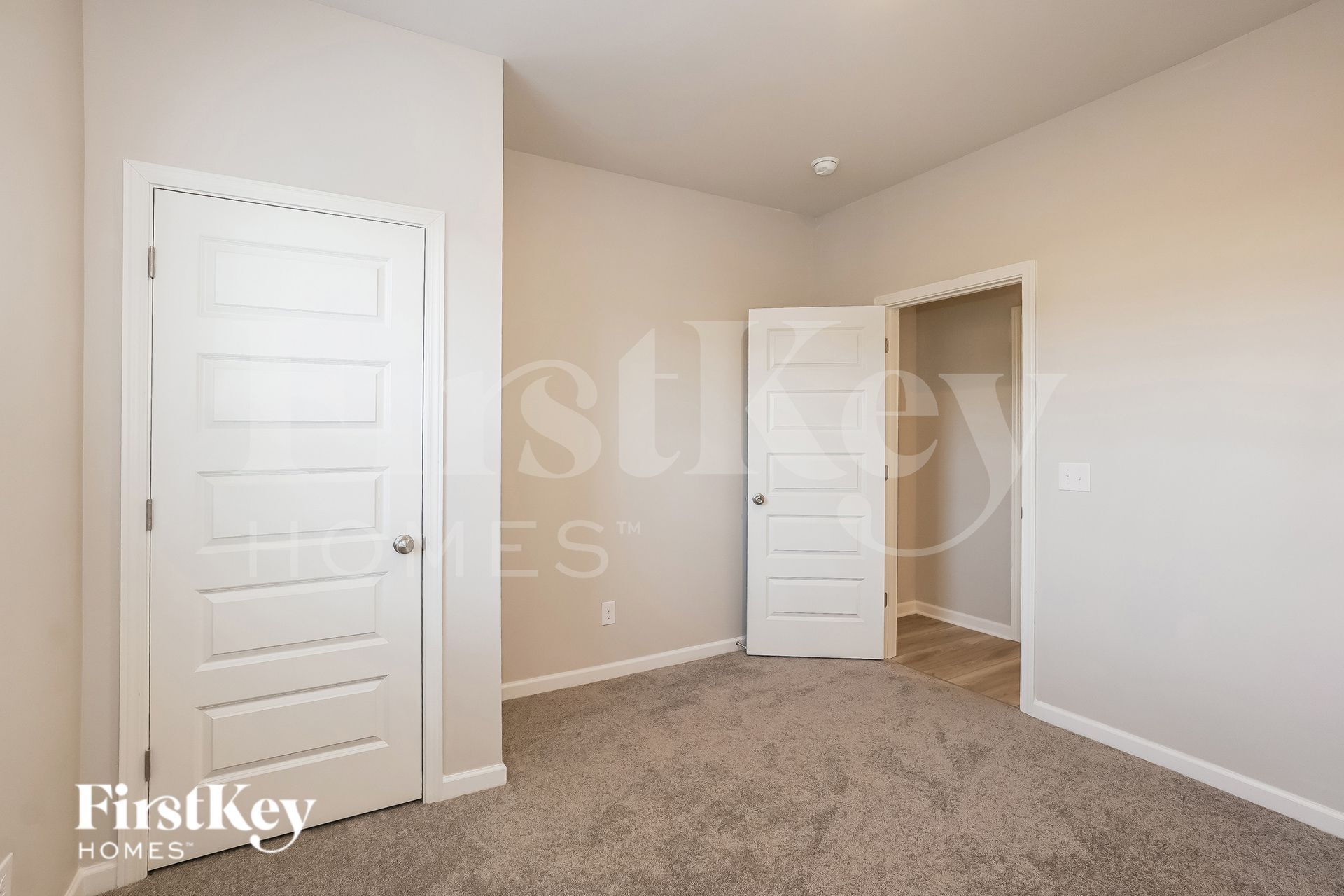 Building Photo - 877 Moray Ln