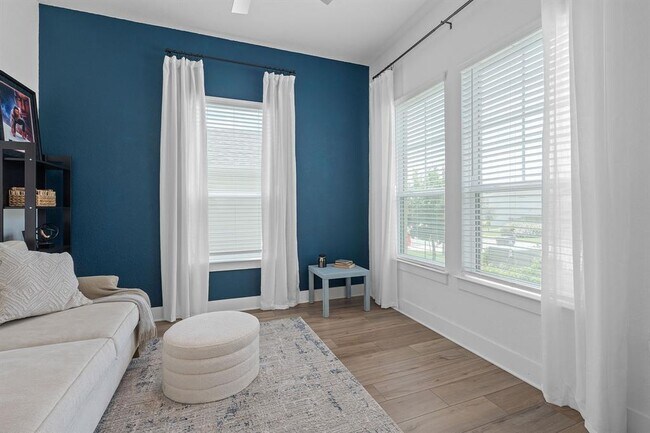 Building Photo - 16913 Adoro Dr