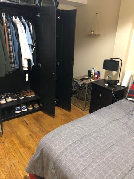 Building Photo - 2329 N Park Ave