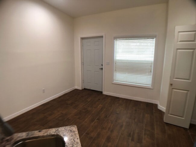 Building Photo - Brand new 3 bedroom 2 bath