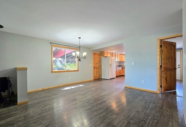 Building Photo - 3 Bedroom Home in Marysville Now Available!