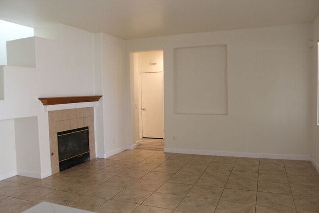 Building Photo - 13289 Coffeetree St