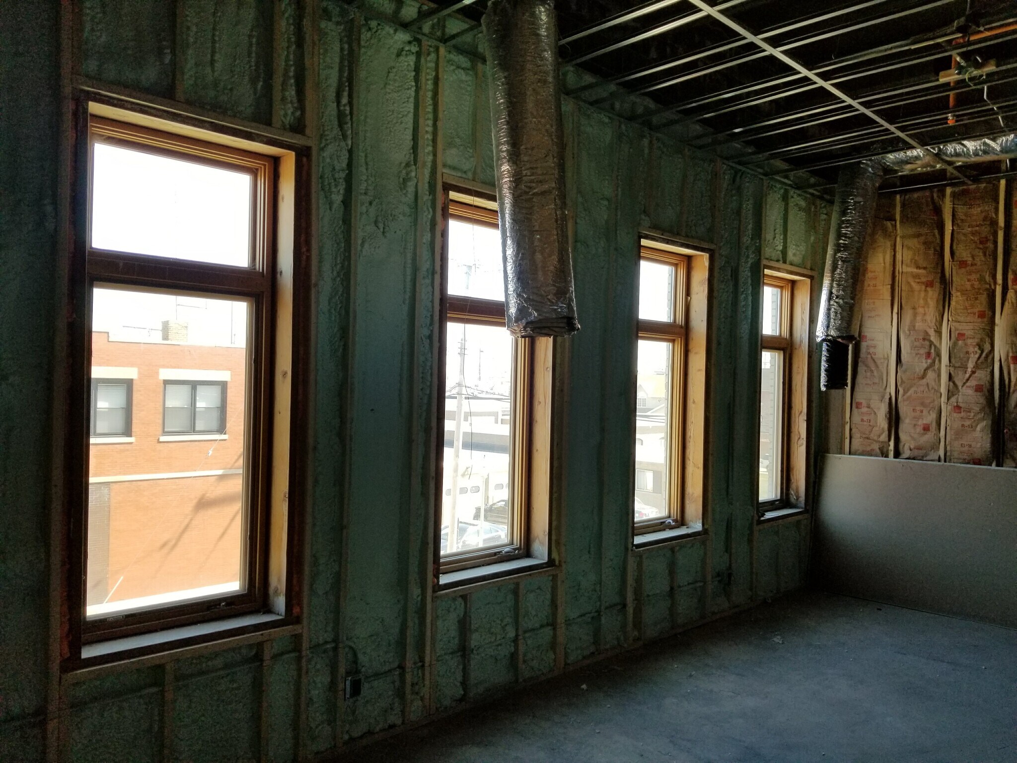 Building Photo - 1548 119th St
