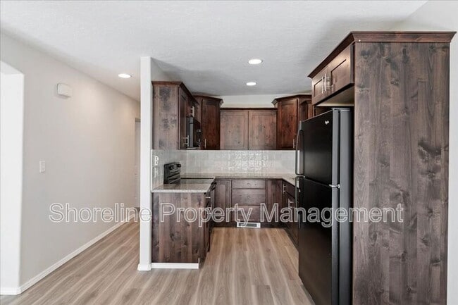 Building Photo - 2607 N Lancaster Dr