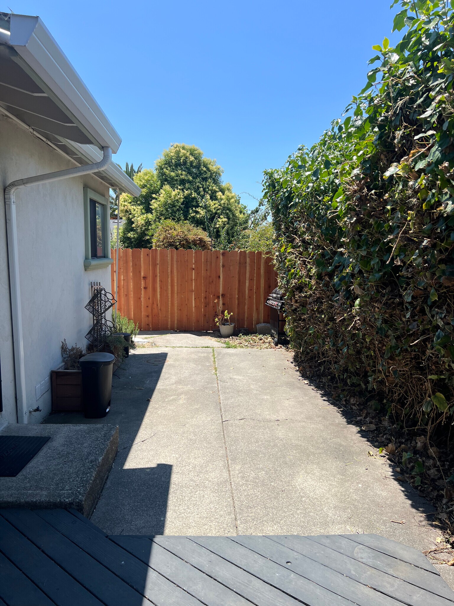 Building Photo - 217 Mendocino St