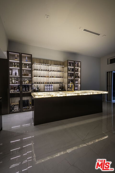 Building Photo - 16601 Park Ln Cir