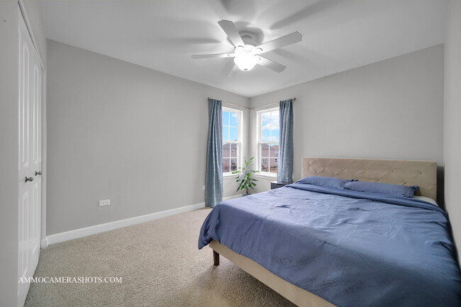Building Photo - 2305 Brookstone Dr