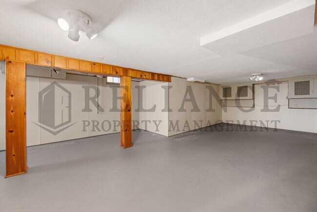 Building Photo - 878 S Fabrique Dr
