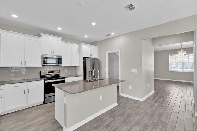 Building Photo - 6452 Sprucepine Ln