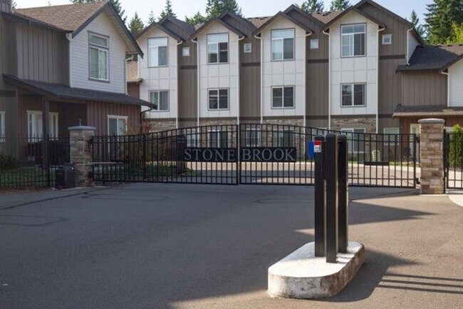 Building Photo - 1 bedroom Townhome with attached garage