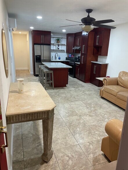 Building Photo - 956 54th Ave