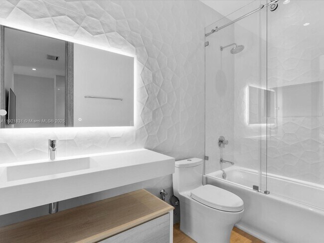 Building Photo - 3753 NE 214th St