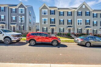 Building Photo - 2203 Autumn Olive Ln