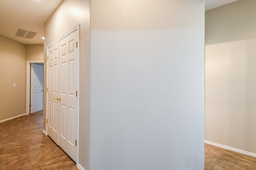 Building Photo - 41113 N Prestancia Way