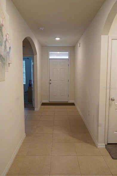 Building Photo - 4214 Roberta Dr