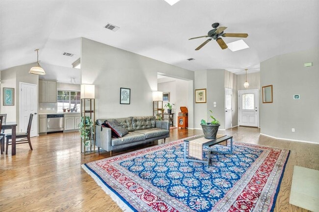 Building Photo - 8121 Forest Heights Ln