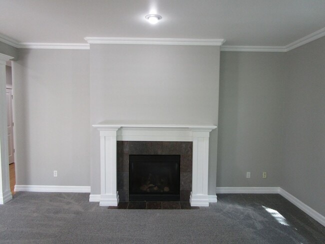 Building Photo - 2504 Fir Crest Blvd