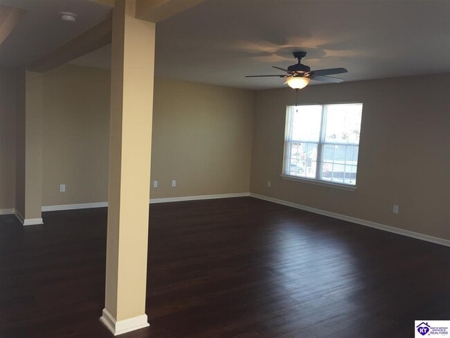 Building Photo - 156 Vineland Pl Dr