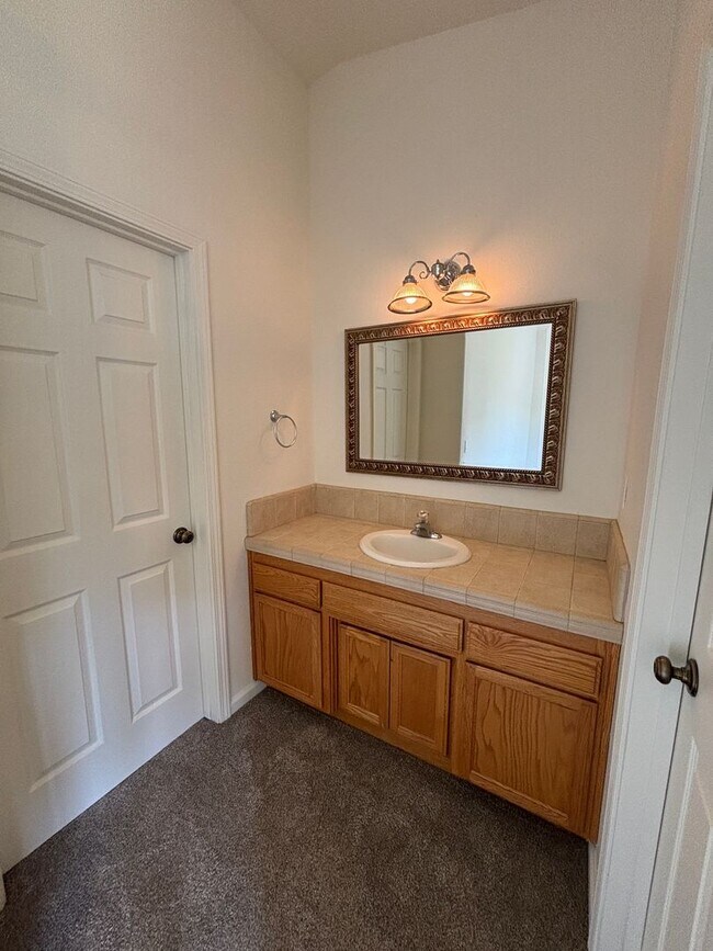 Building Photo - P32000