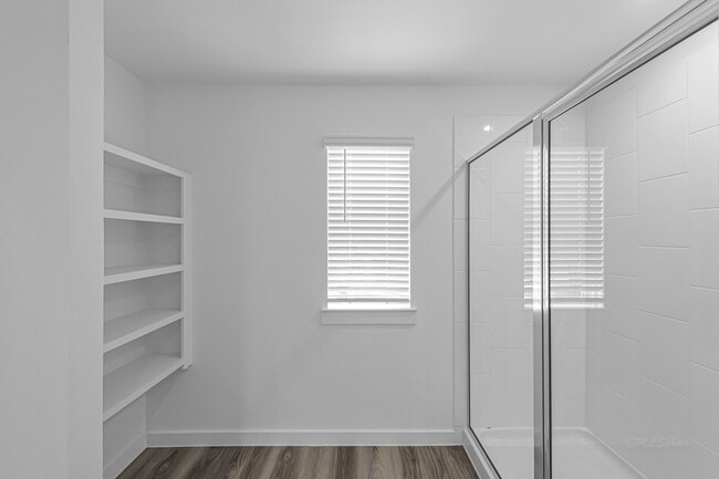 Building Photo - 3002 Crown Gate Dr