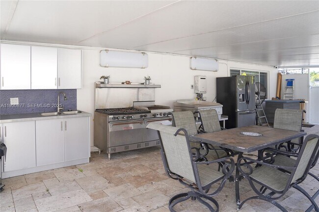 Building Photo - 17135 NW 87th Ave