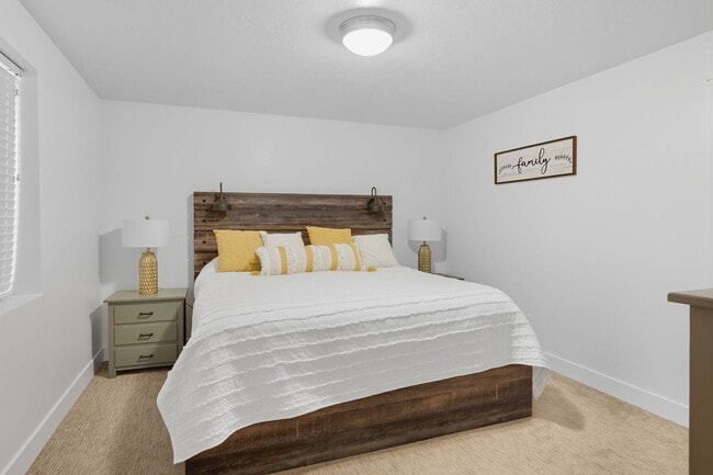 Building Photo - 6 bed; 3 bath single family home in Enoch