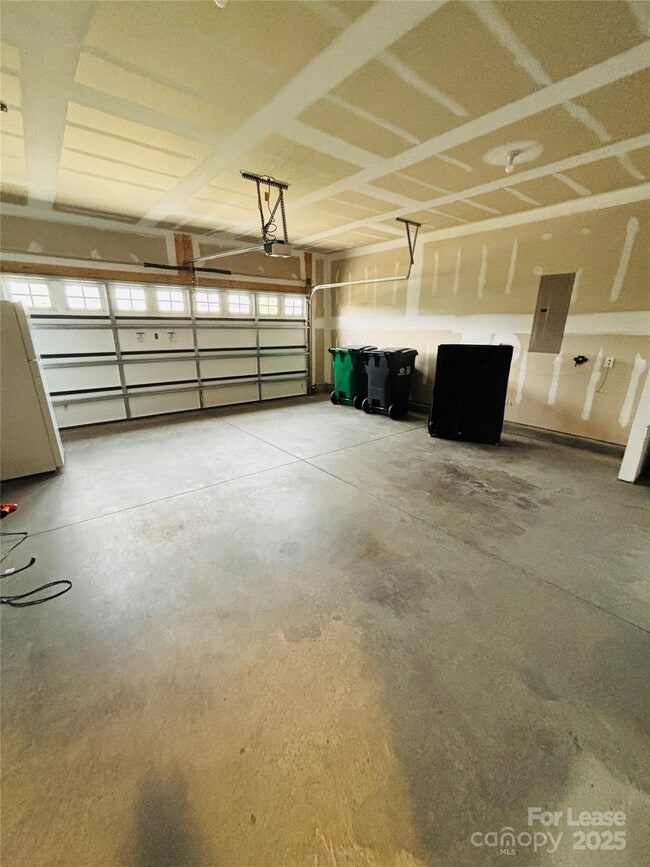 Building Photo - 3147 Cheyney Park Dr