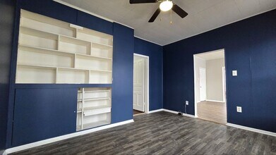 Building Photo - 3BR | 1BA | First-Floor Unit with Garage & Fenced Yard – Michigan City