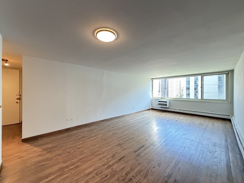 Building Photo - 1442 N Dearborn St