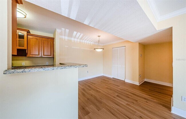 Building Photo - 455 Alt 19