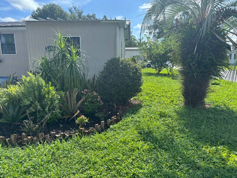 Building Photo - 5310 Ixora St
