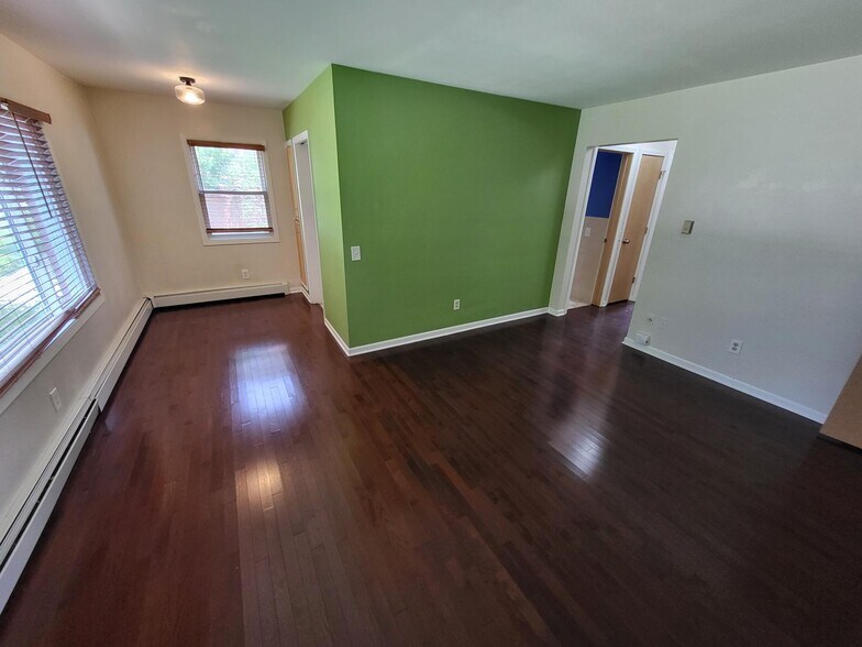 Building Photo - 1305 Jewel Ct