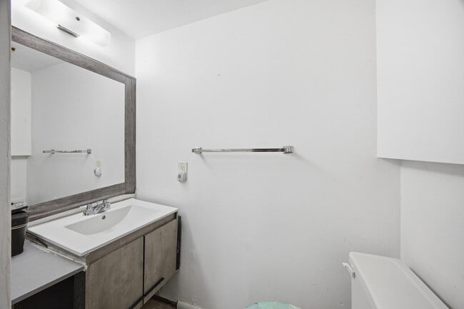 Building Photo - 4102 Waterview Cir