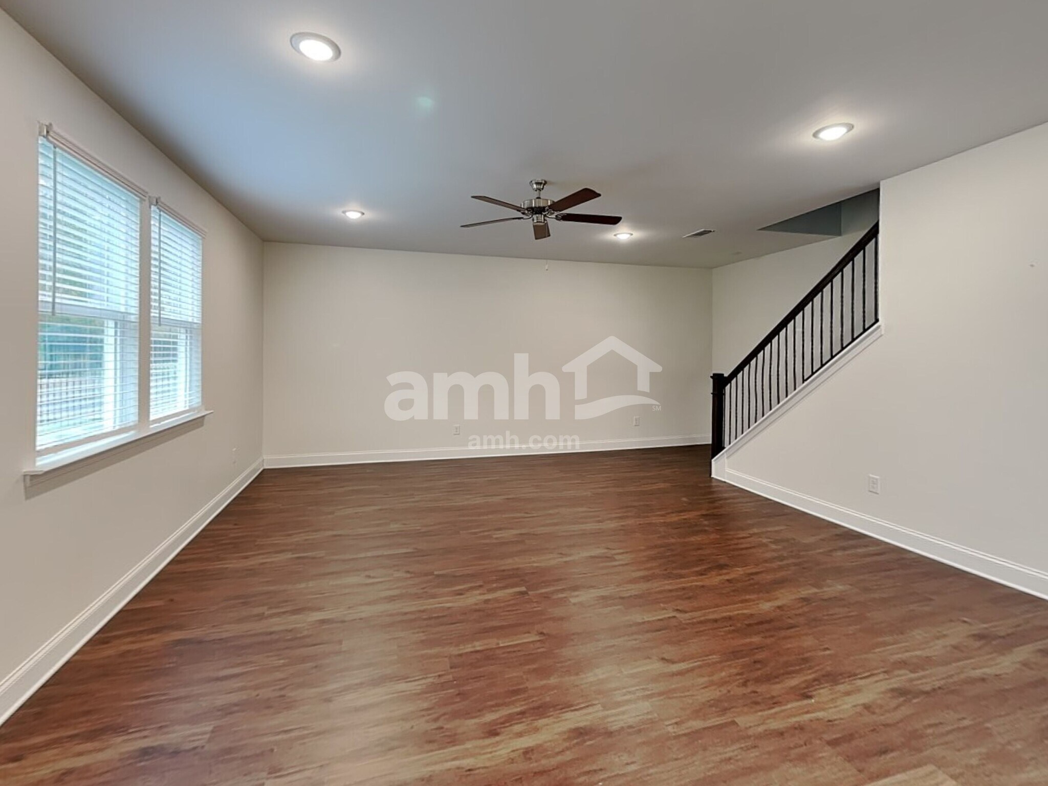 Building Photo - 3860 Chivalry Dr