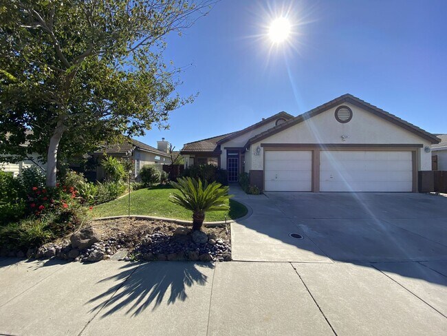 Primary Photo - Charming Single-Story Home in Tracy — Across from the Park!