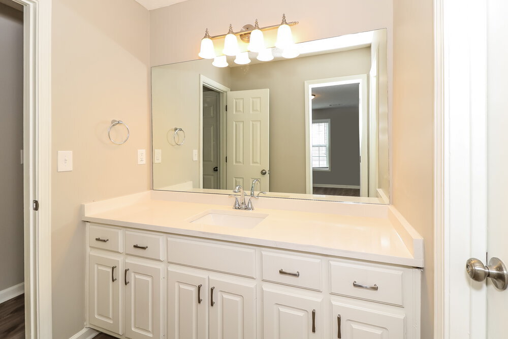 Building Photo - 845 Simon Ive Dr