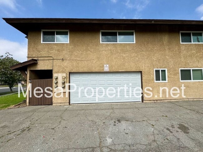 Building Photo - 1749 E Fairfield Ct