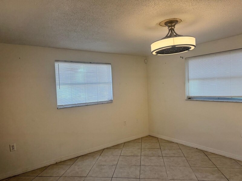 Building Photo - 7226 San Salvadore Dr