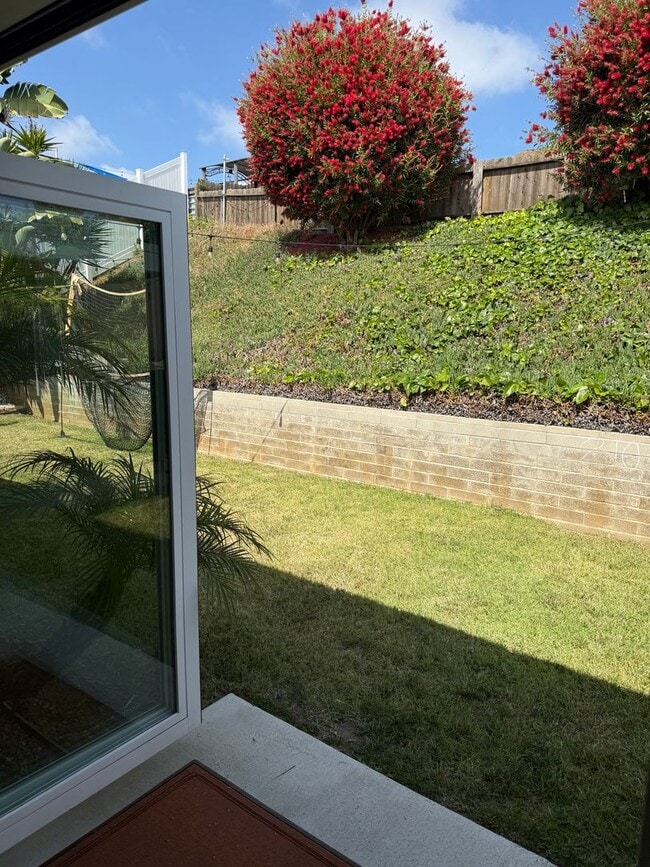 Building Photo - Beautiful, Remodeled 4 Bed, 2.5 Bath in th...