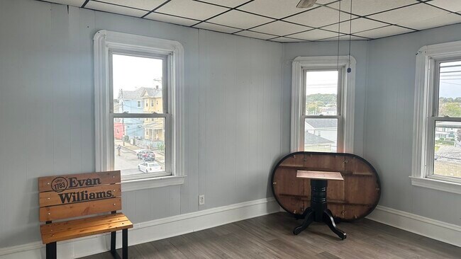 Building Photo - 190 Jefferson St