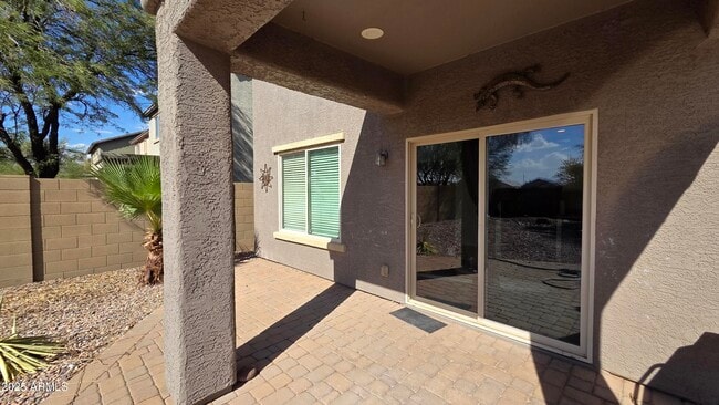 Building Photo - 2542 N Palo Verde Dr