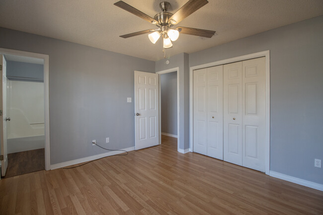 Building Photo - 4079 Groveland Rd