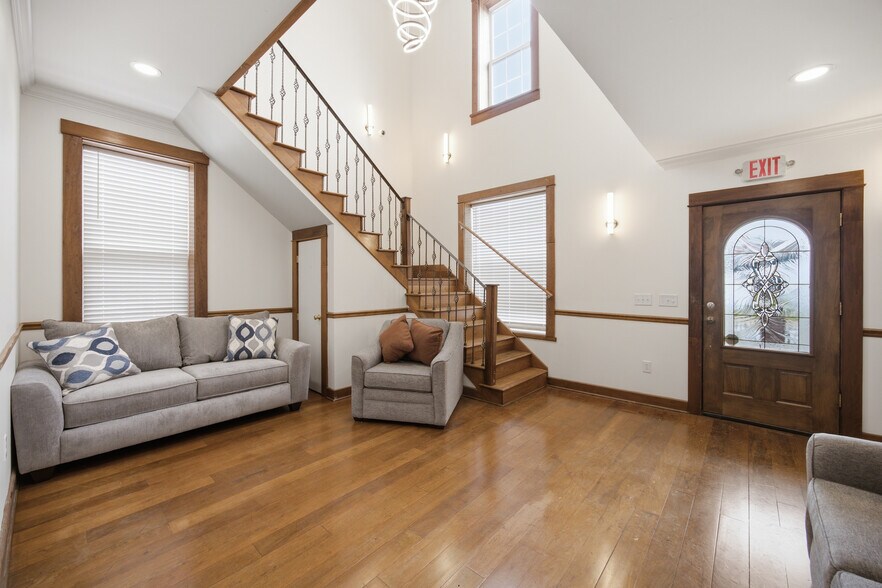 Building Photo - 823 McCallie Ave