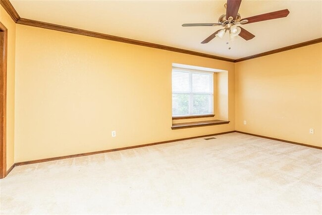 Building Photo - 708 Cactus Ct