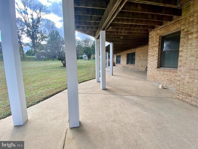 Building Photo - 8951 Brook Rd