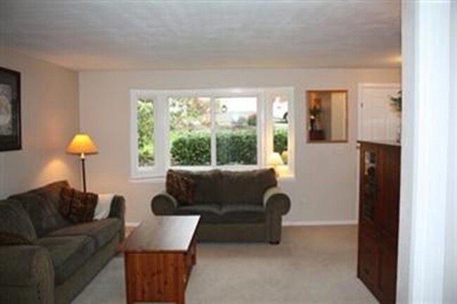 Building Photo - Tranquil 3-Bedroom Rambler in Union Hill, ...